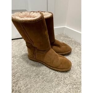 Bearpaw boots tan excellent tread SIZE 8